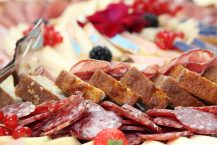 Les trancheuses électriques multifonctions : comment utiliser une trancheuse pour préparer des légumes, des fruits, des pains